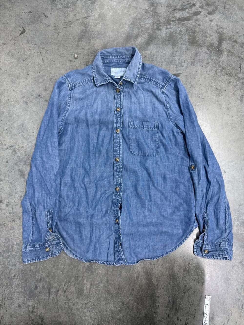 American Eagle denim button up shirt – Women's Used Clothing